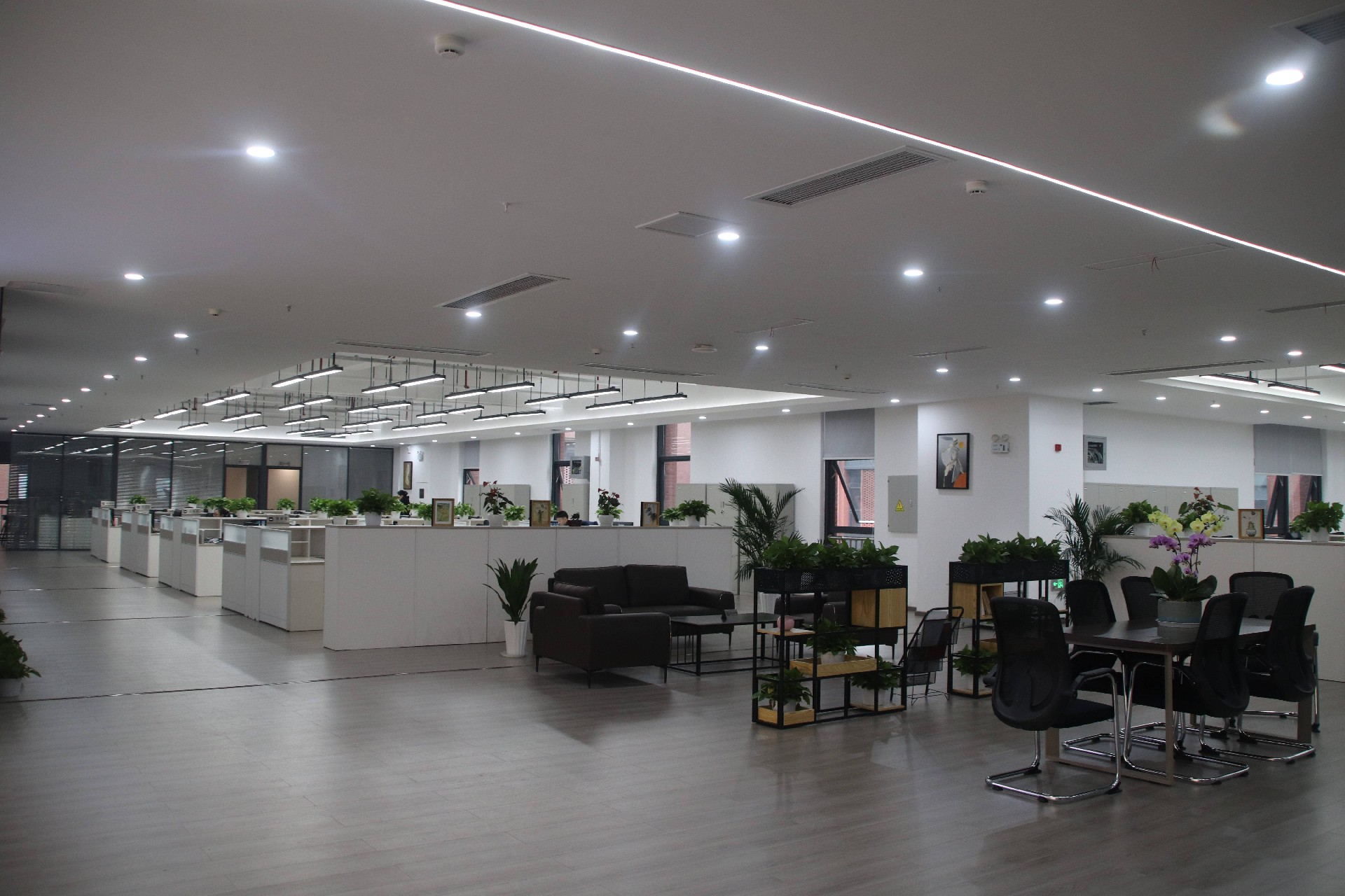 廠區(qū)風(fēng)貌